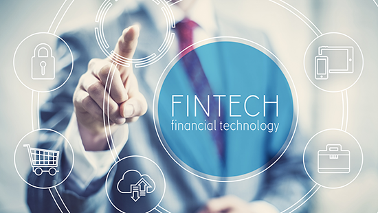FinTech jēdziens (no vārdu savienojuma – finanšu tehnoloģijas) ir nesaraujami saistīts ar e-komercijas nozari. 